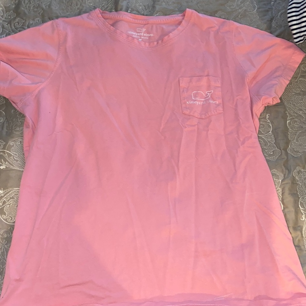 Vineyard vines tee